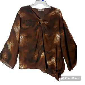 Erica Brooke women's plus size 28 embellished neckline pullover blouse. 968